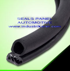 Seal panel otomotive