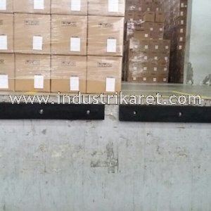 Karet bumper | Karet Fender Untuk Area Pergudangan